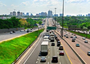 Les p&eacute;ages d'autoroute sont un sujet qui fait souvent grincer des dents. Et pour cause, les prix ne cessent d'augmenter, alors que les profits des soci&eacute;t&eacute;s autorouti&egrave;res explosent. Cette situation ne laisse pas indiff&eacute;rent et suscite de nombreuses interrogations. Via [&hellip;]