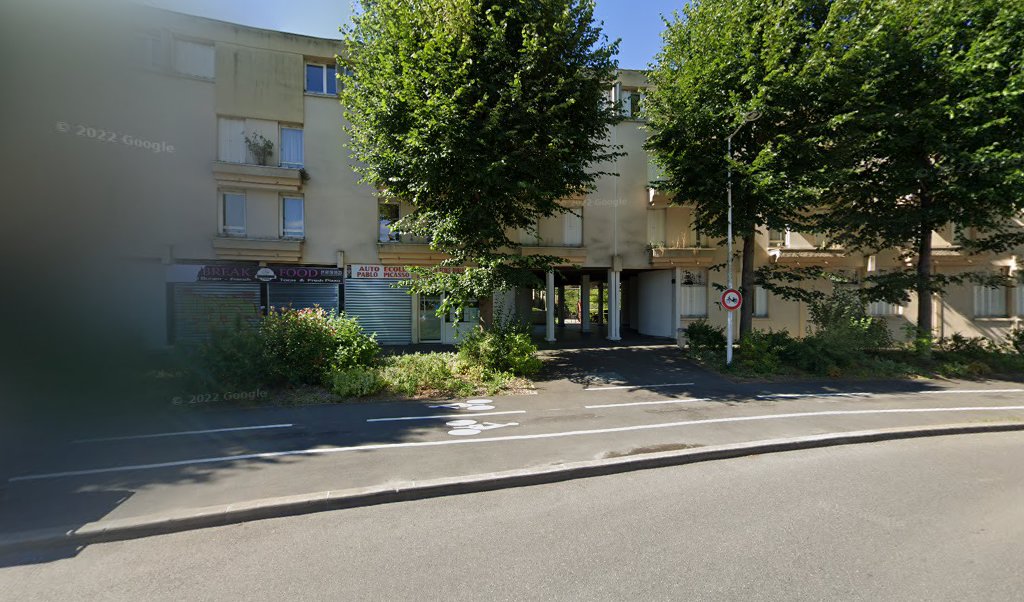 22 Place Pablo Picasso 77420 Champs-sur-marne