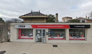 Auto école des étudiants à Orange