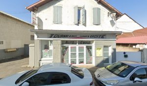 Tournay à gauche Tournay à droite à Tournay